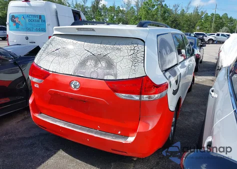 2014 Toyota Sienna Le V6 8 Passenger from USA, damaged, VIN 5TDKK3DC9ES442806